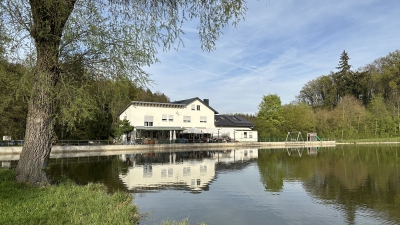 Stubenweiher,Camping,Restaurant,Legeland,Günzburg, Guenzburg, Ichenhausen, Campen, Camping, Übernachtung, Biergarten, Restaurant, Essen, Trinken, See, Weiher, Stubenweiher,  Autobahn, Legoland, Lego-Land, Zelten, Wohnwagen, Schlafen, wohnmobil, München, Augsburg,